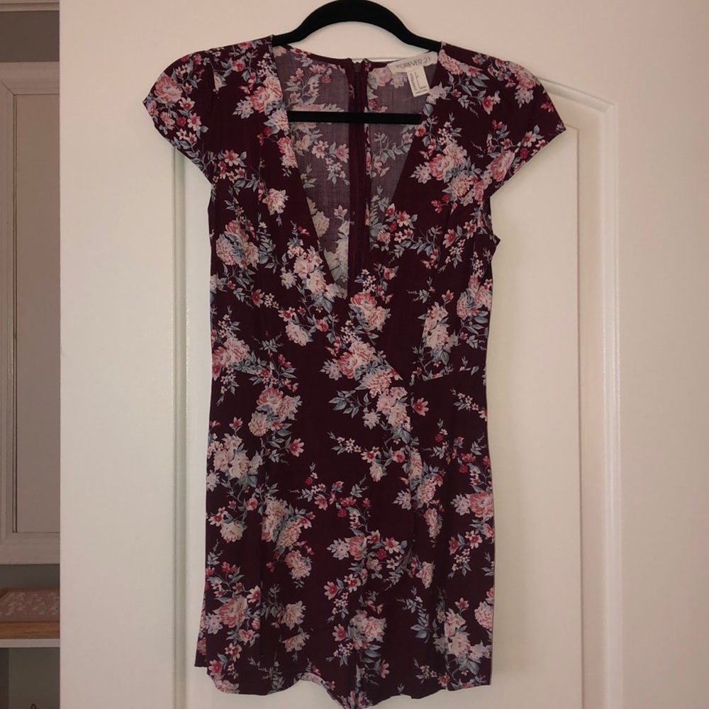 FOREVER 21 FLORAL ROMPER